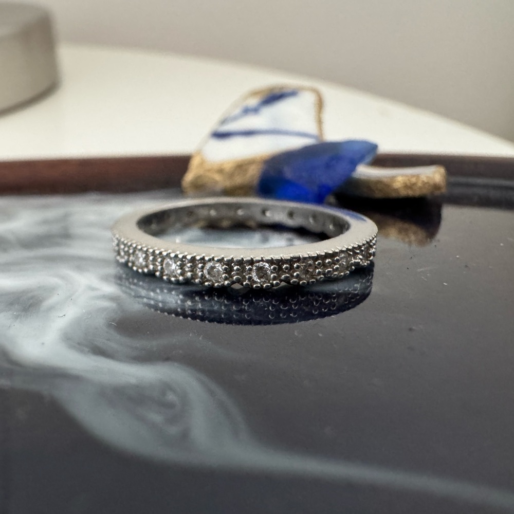 Sparkling Silver Tone With Gemstones Eternity Band Ring Size 7